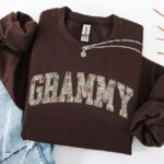 Personalized MAMA Crewneck with Floral Heart